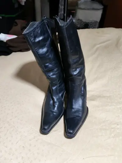 Botas de cuero negras con tacón - miniatura 4