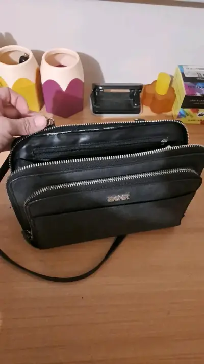 Cartera negra Secret con correa ajustable - miniatura 4