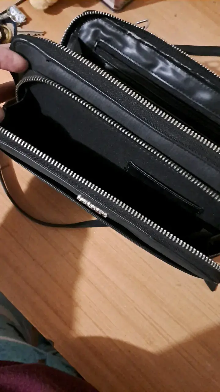 Cartera negra Secret con correa ajustable - 5