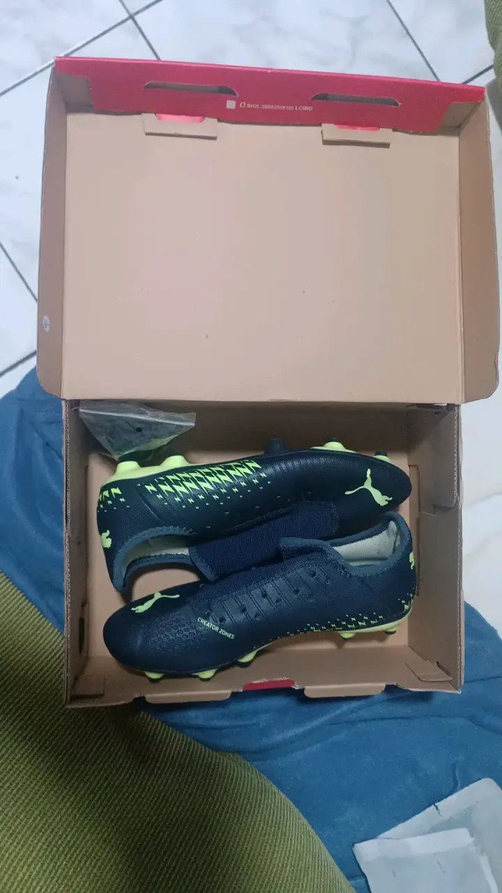 Botines de fútbol Puma negros - 2