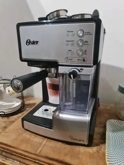 Cafetera Oster PrimaLatte Espresso - miniatura 1