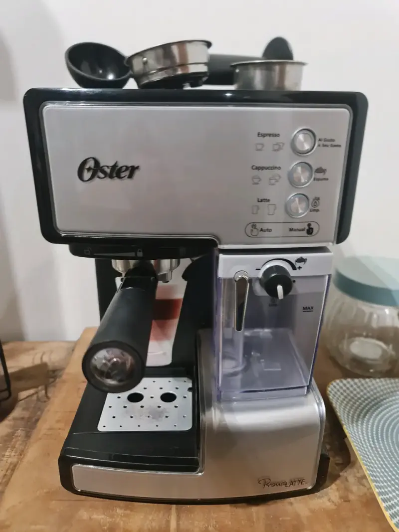 Cafetera Oster PrimaLatte Espresso - 2