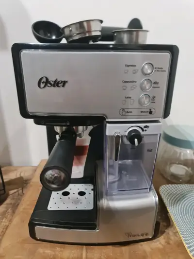 Cafetera Oster PrimaLatte Espresso - miniatura 2