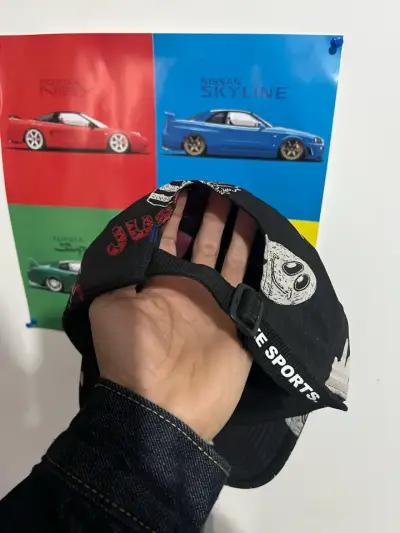 Gorra Nike negra con diseño gráfico - miniatura 3