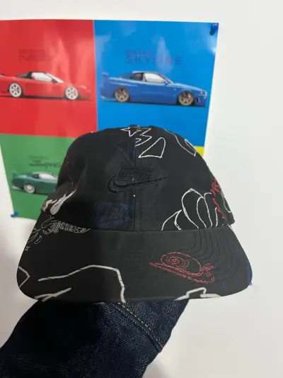 Gorra Nike negra con diseño gráfico - miniatura 5