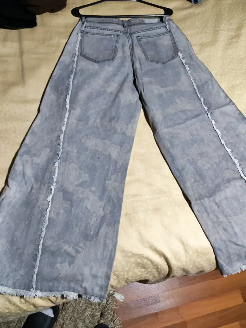 Jeans anchos grises con diseño desgastado - 2