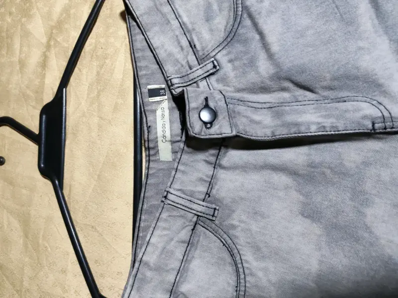 Jeans anchos grises con diseño desgastado - 3