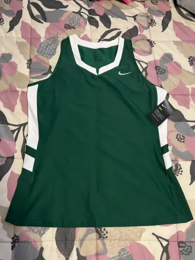 Polera deportiva Nike Dri-FIT verde - miniatura 1