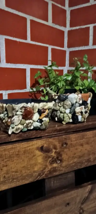 Macetero decorativo con piedras naturales - miniatura 2