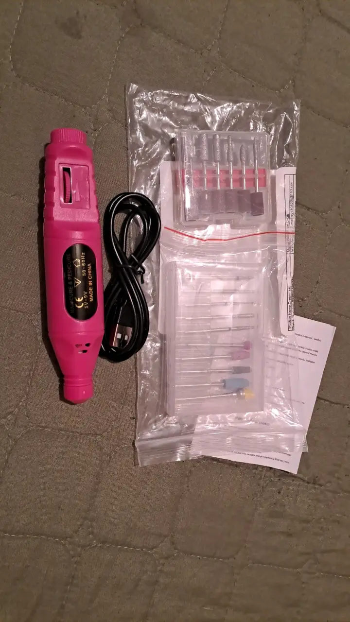 Torno eléctrico para uñas con accesorios