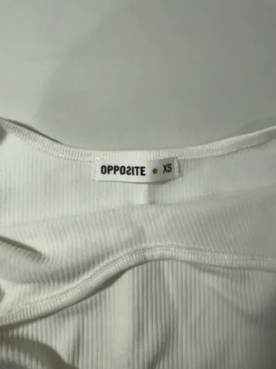 Top blanco con flecos OPPOSITE - miniatura 4