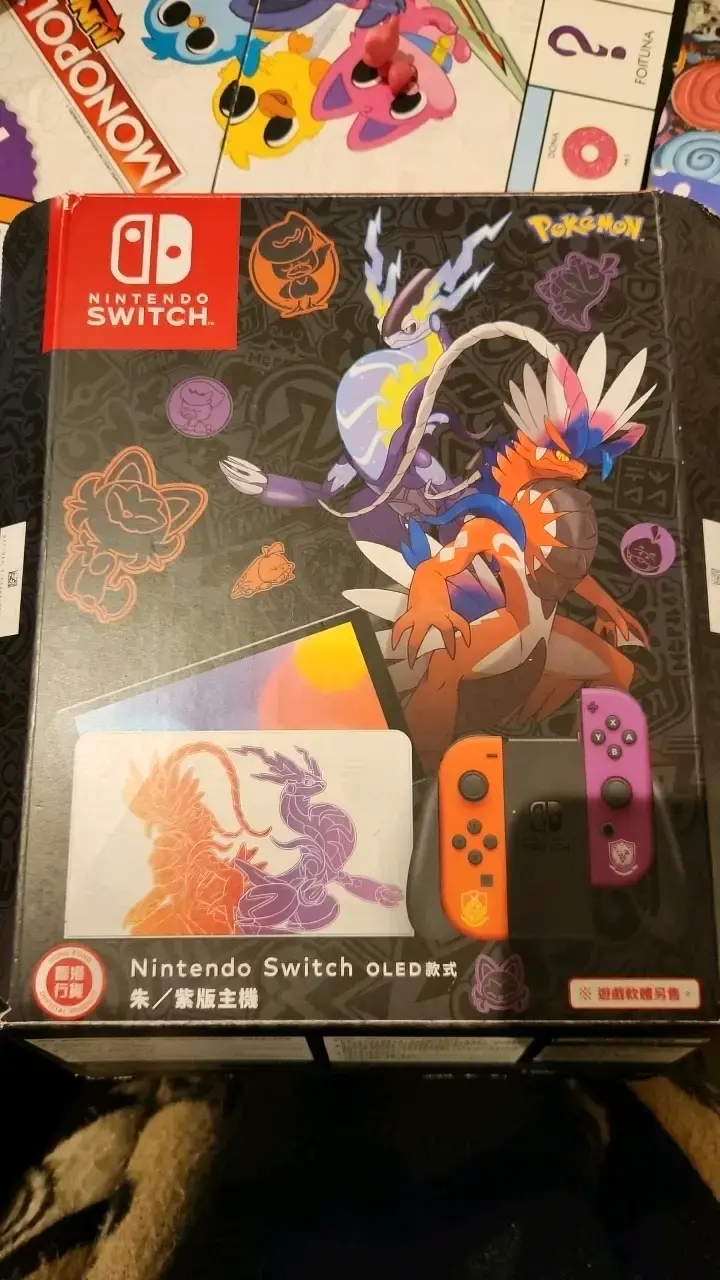 Nintendo Switch OLED edición Pokémon - 1