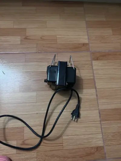 Transformador de voltaje 220V a 110V - miniatura 2