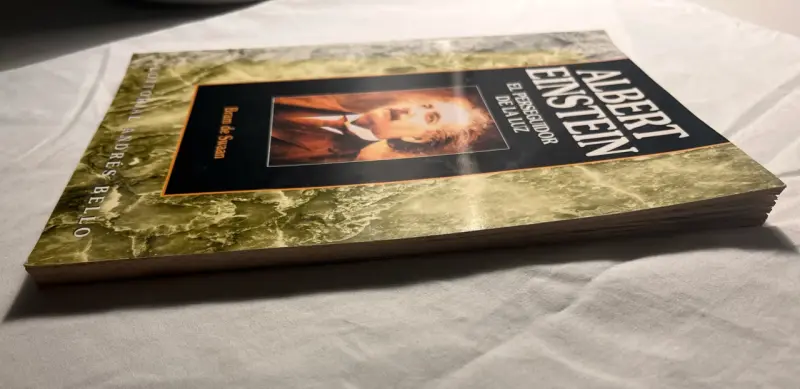 Libro Albert Einstein: El Perseguidor de la Luz - 3