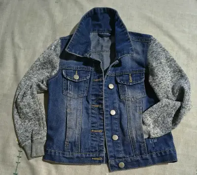 Chaqueta de mezclilla con mangas de lana - miniatura 1