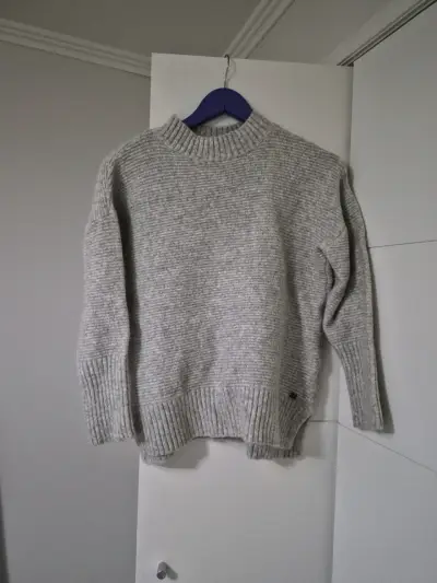Suéter gris de lana para mujer - miniatura 1
