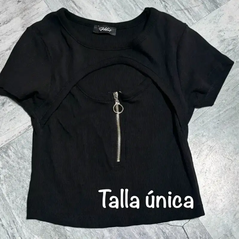 Polera negra
