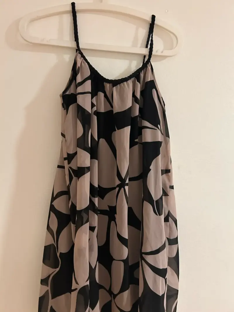 Closet sale cada prenda a 10.000 - 3