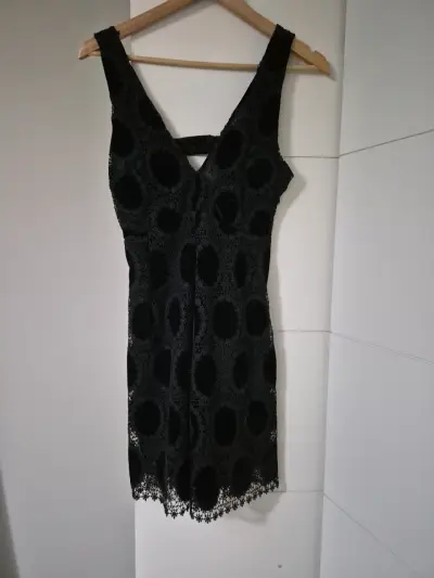 Vestido negro de encaje elegante Zara - miniatura 1