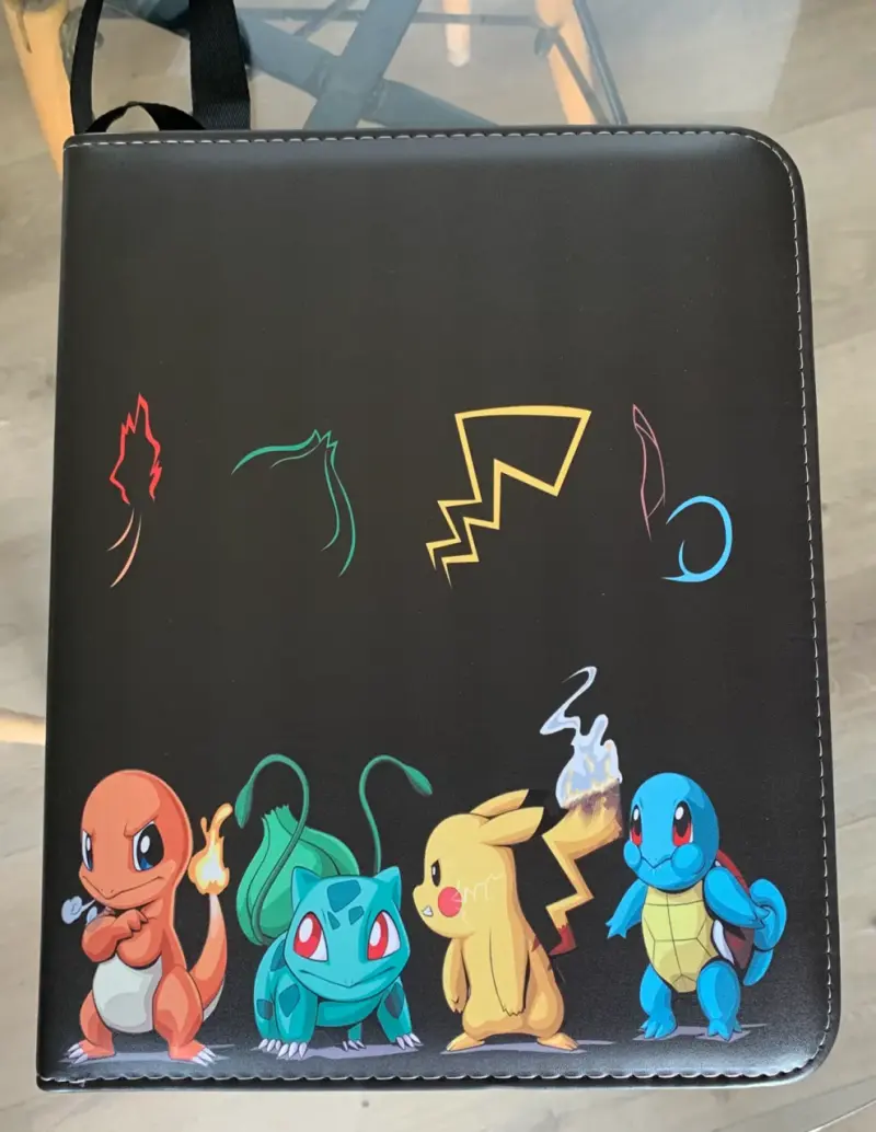Carpeta para cartas Pokémon personajes icónicos - 4