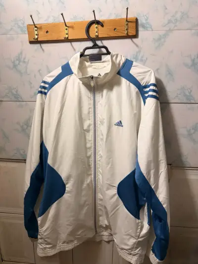 Chaqueta deportiva Adidas blanca y azu - miniatura 2