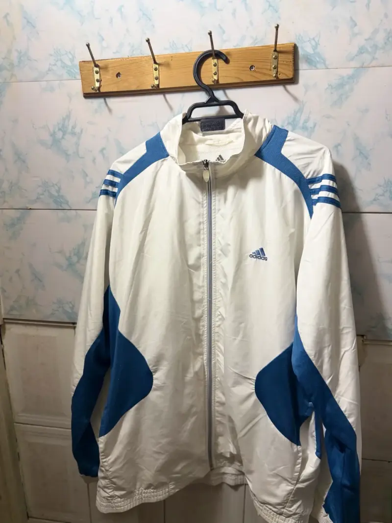 Chaqueta deportiva Adidas blanca y azu - 3
