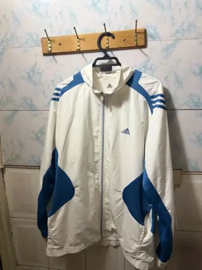 Chaqueta deportiva Adidas blanca y azu - miniatura 4