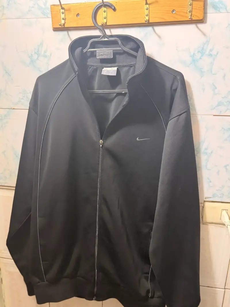 Chaqueta deportiva negra Nike  con cierre - 3