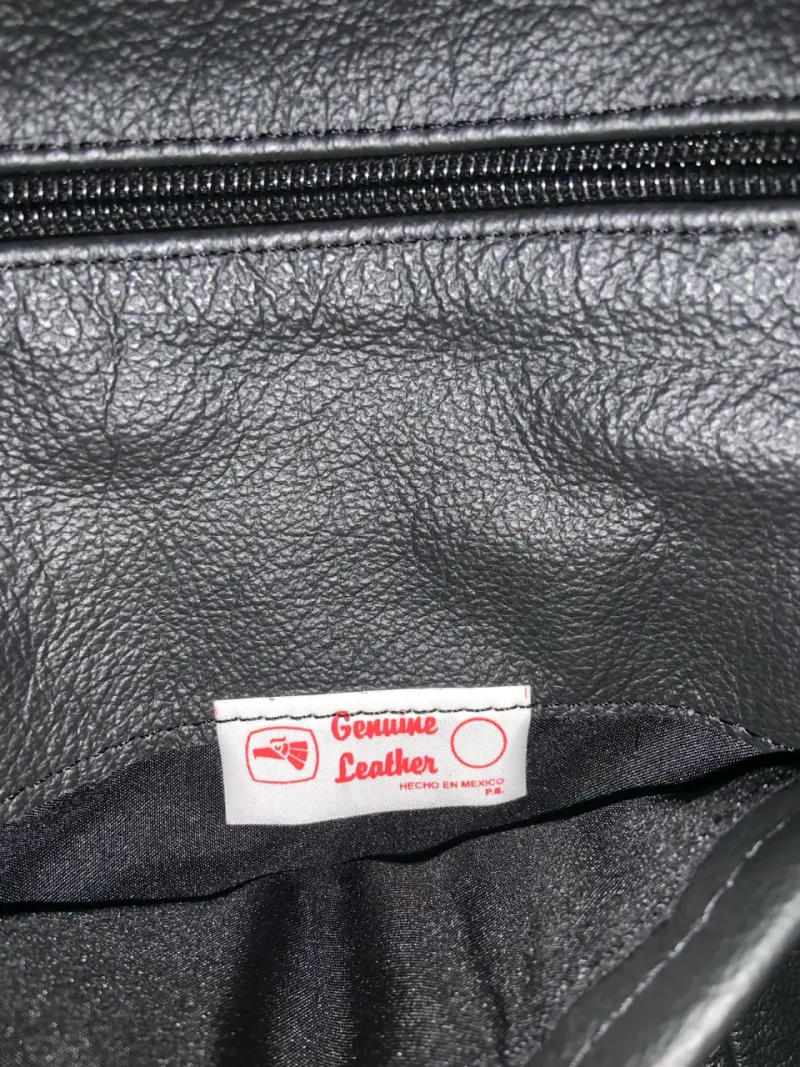 Cartera de cuero negra con correa ajustable - 3