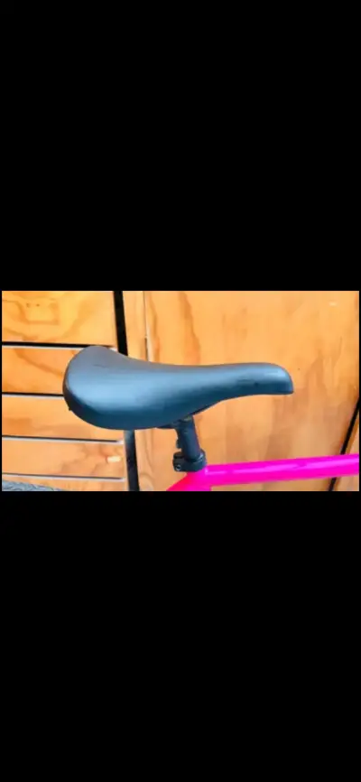 Bicicleta urbana rosa P3 Cycles - miniatura 4