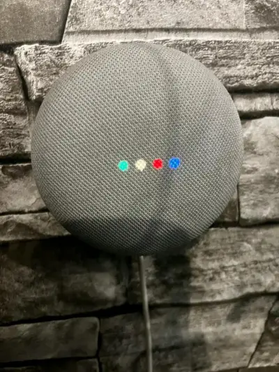 Altavoz inteligente Google Nest Mini gris - miniatura 2