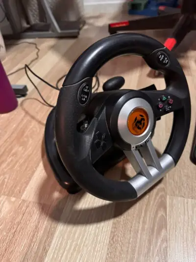 Volante y pedales para videojuegos - miniatura 3