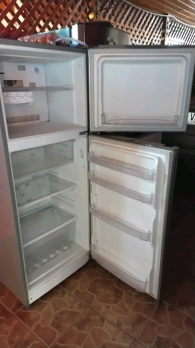 Refrigerador Whirlpool de dos puertas - 2