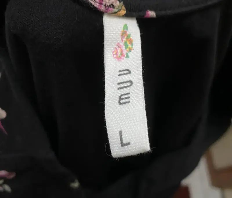Vestido floreado negro MUV - 3
