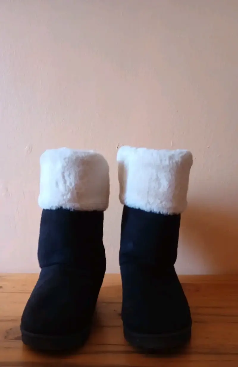 Botas de invierno negras con forro blanco - 4