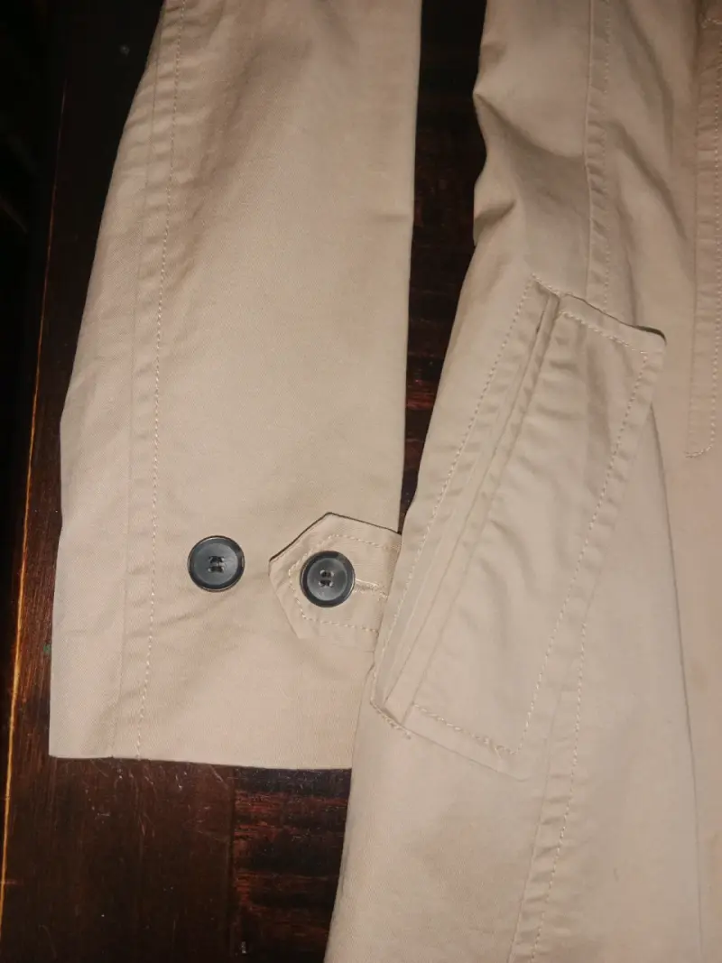 Abrigo beige clásico para mujer - 2