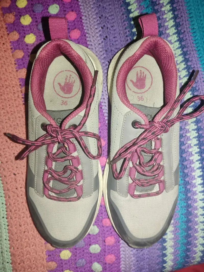 Zapatillas deportivas gris y burdeos - 3