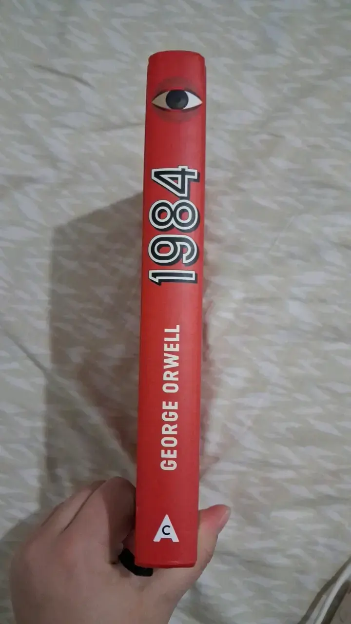 Libro 1984 de George Orwell ilustrado - 2