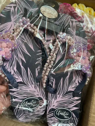 Sandalias con perlas y flores - miniatura 2