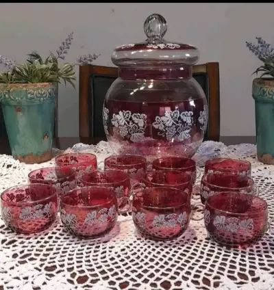 Juego de ponchera y tazas de vidrio rojo grabado - miniatura 1