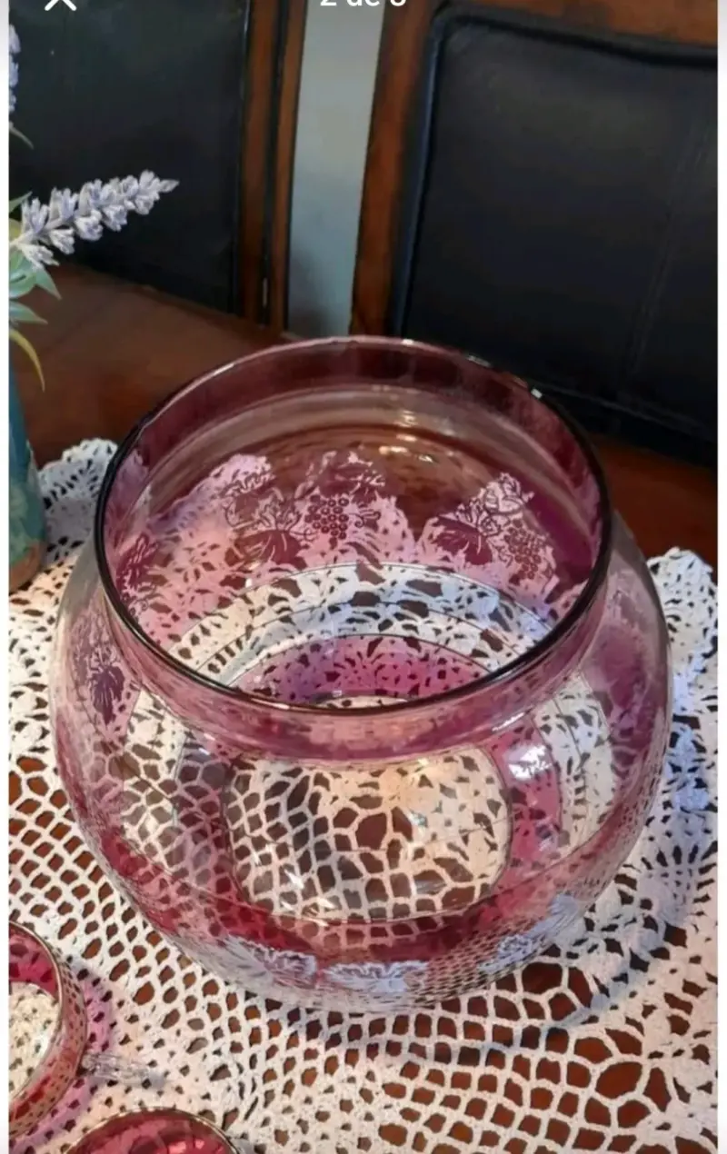 Juego de ponchera y tazas de vidrio rojo grabado - 2