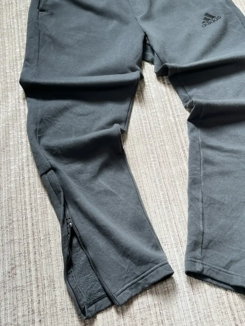 Pantalones deportivos Adidas - 2