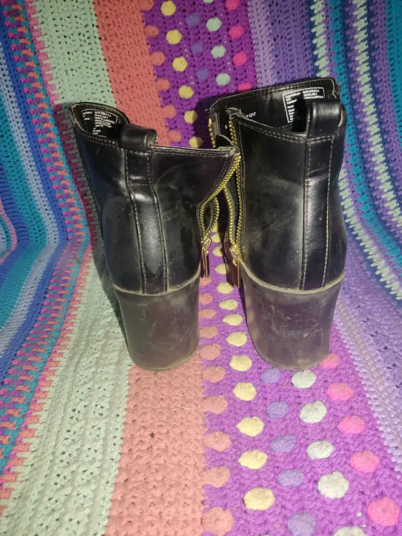 Botines de cuero negro con cierre lateral - 3