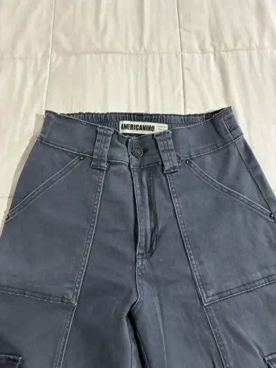 Pantalones cargo azulados - miniatura 3