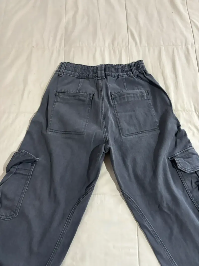 Pantalones cargo azulados - 4