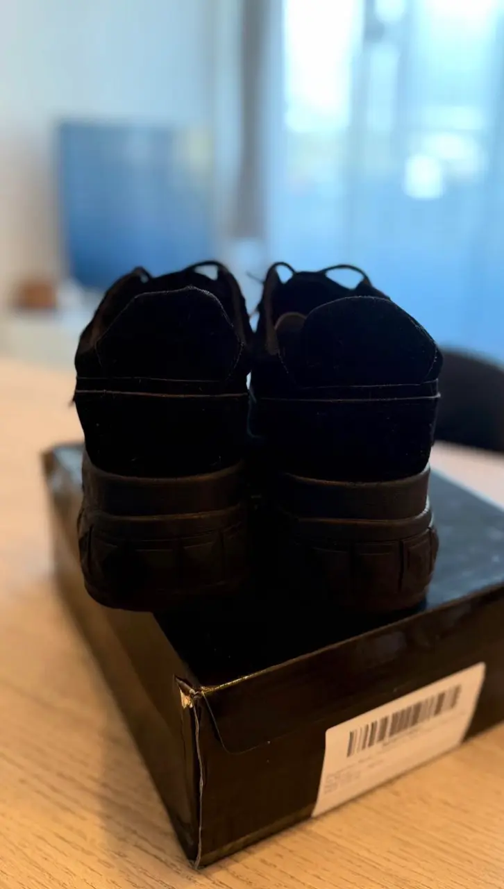 Zapatillas negras Heriel de gamuza - 3