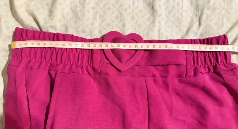 Pantalones anchos fucsia con cinturón corazón - 3