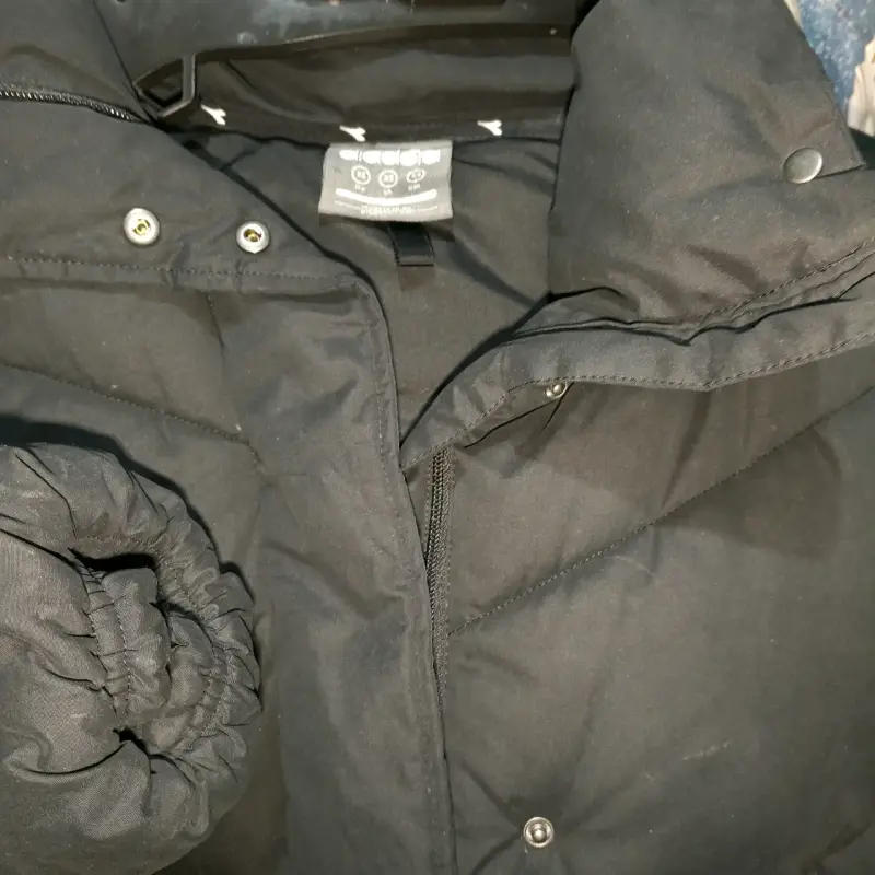 Chaqueta acolchada negra para invierno - 2