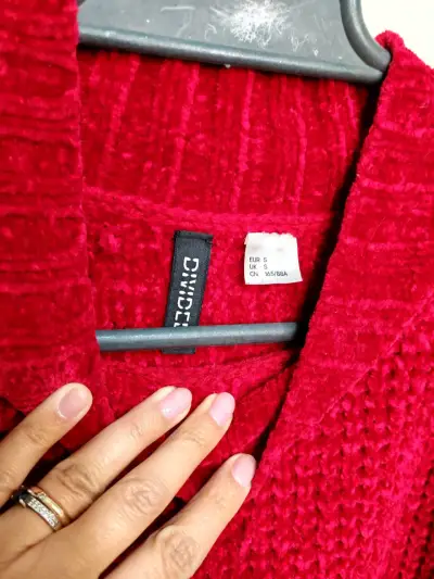 Suéter rojo de lana para mujer - miniatura 3
