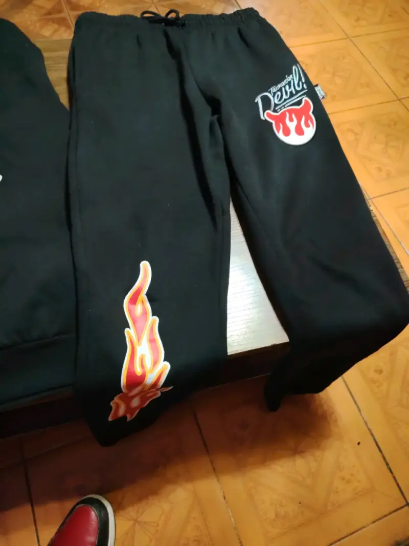 Conjunto deportivo Tazmanian Devil negro - 3
